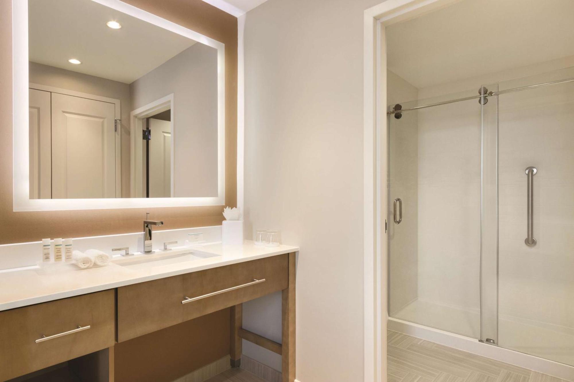 Homewood Suites By Hilton Calgary Downtown Esterno foto