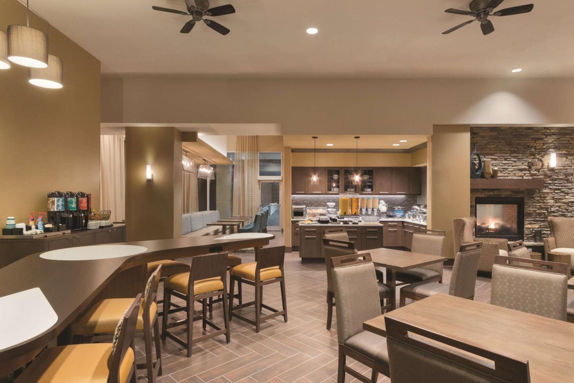Homewood Suites By Hilton Calgary Downtown Esterno foto