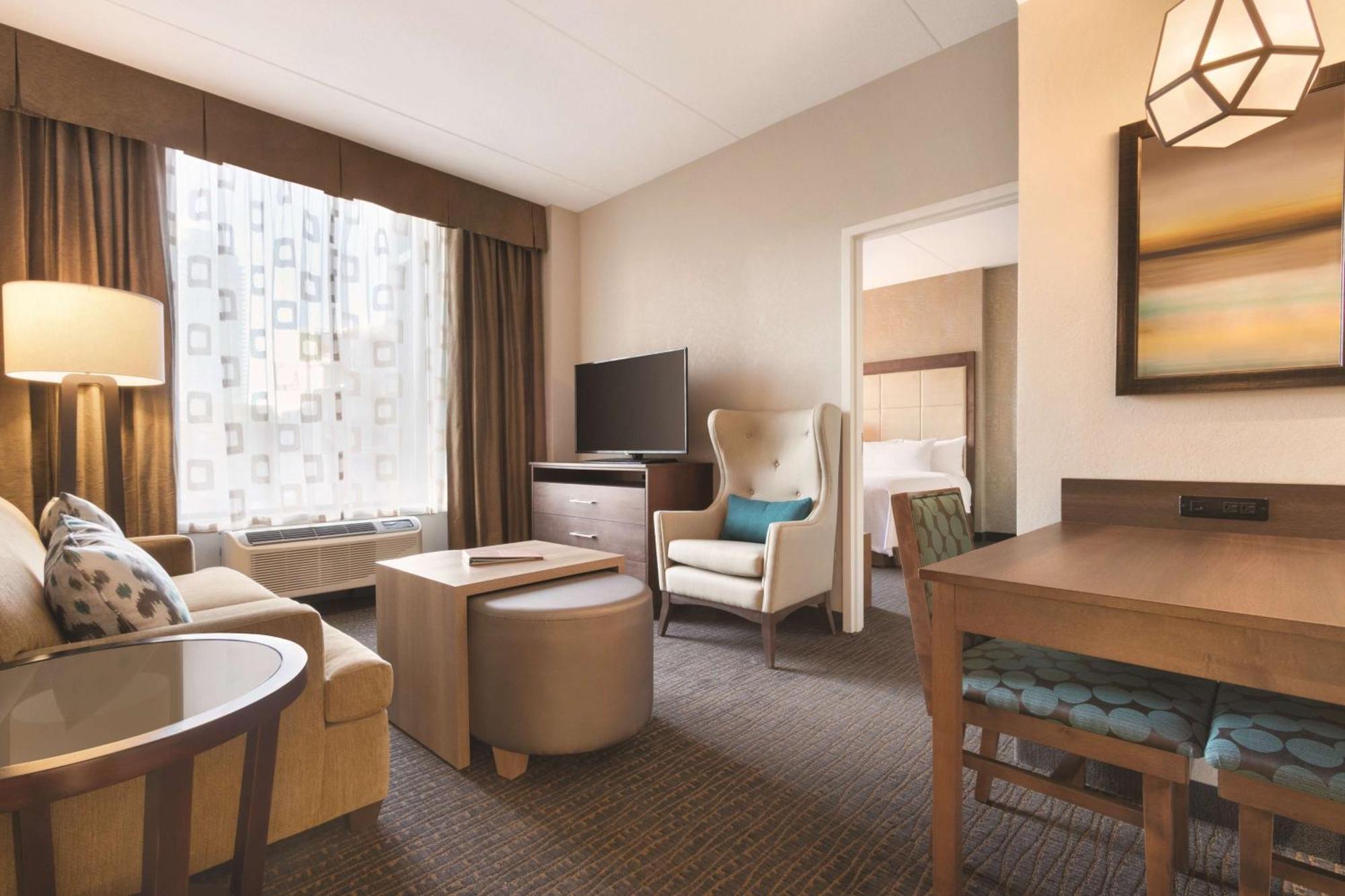 Homewood Suites By Hilton Calgary Downtown Esterno foto