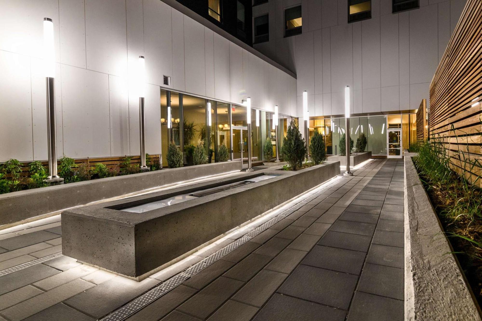Homewood Suites By Hilton Calgary Downtown Esterno foto