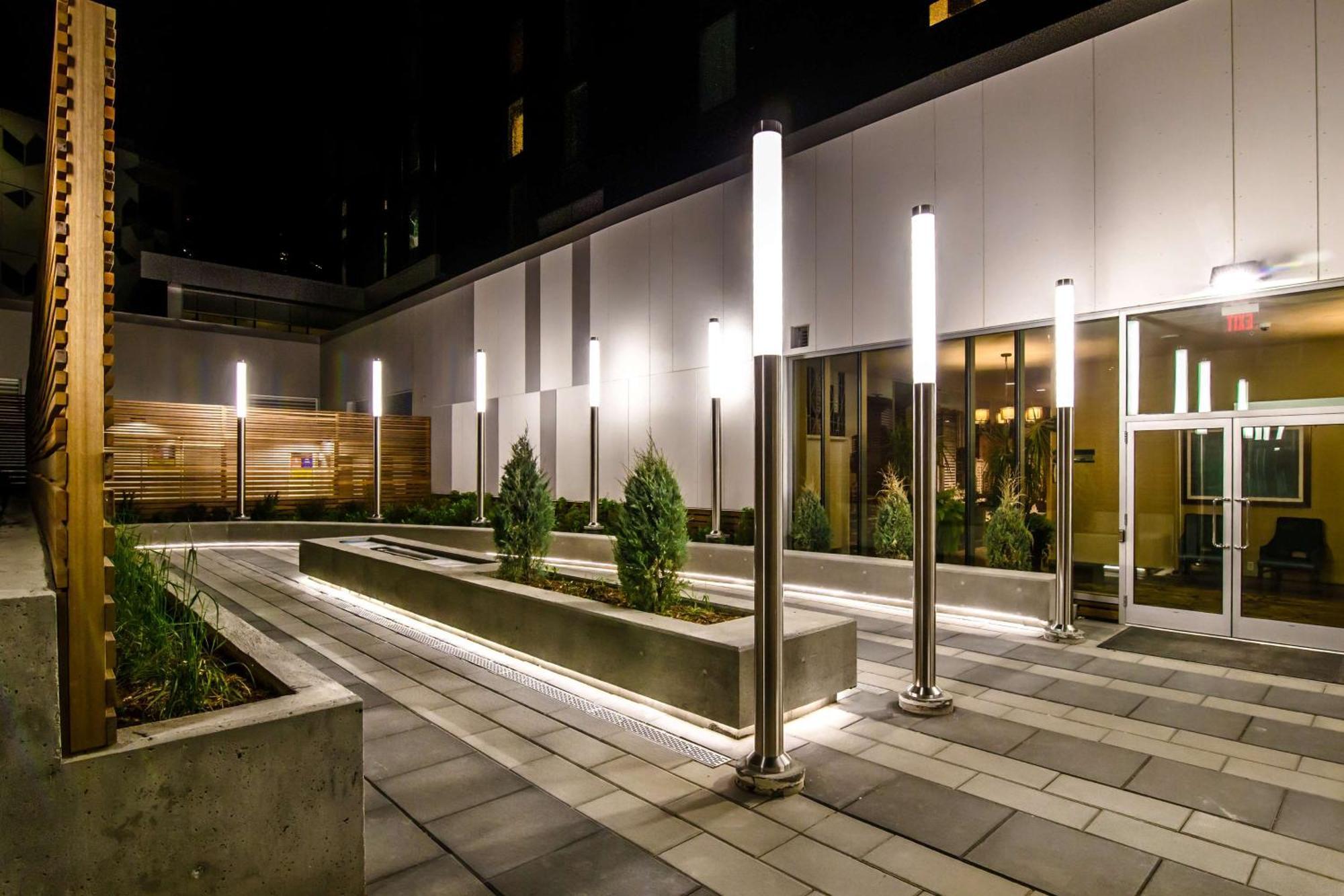 Homewood Suites By Hilton Calgary Downtown Esterno foto