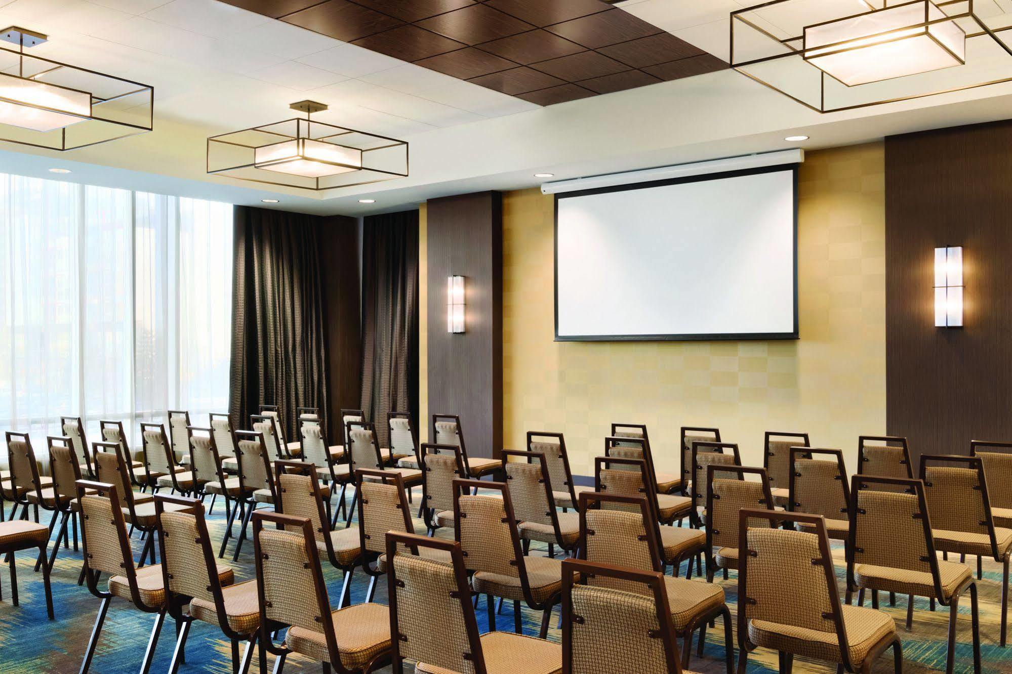 Homewood Suites By Hilton Calgary Downtown Esterno foto